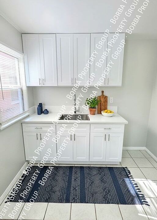 1st image of 930 Daisy Ave APT C
