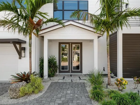 6509 Gulf Dr, Holmes Beach, FL 34217