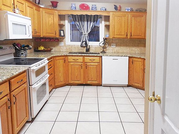 5th image of 2789 N Barnes Way