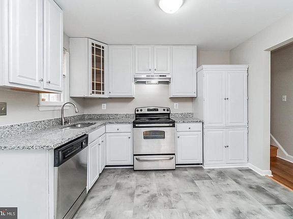 5th image of 5 Maple St