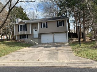 212 W Alhambra Dr, Columbia, MO 65203