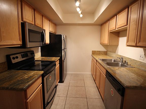 3rd image of 740 W Elm St Unit 145