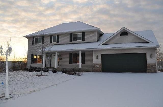 1st image of 841 Pleasant Ave
