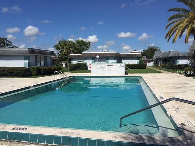 2nd image of 2727 W Oak Ridge Rd Unit 1-5