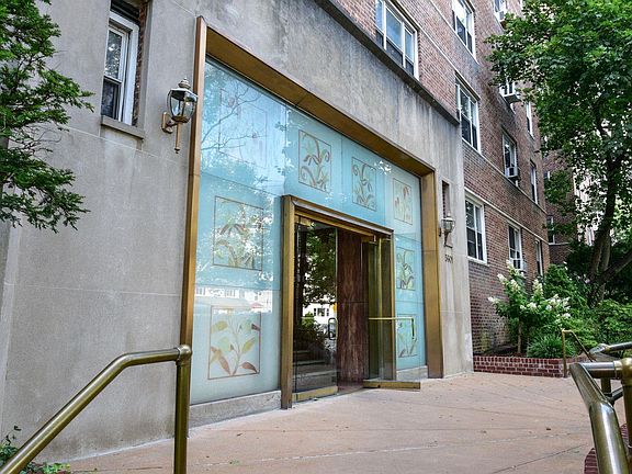 2nd image of 5601 Riverdale Ave APT 6