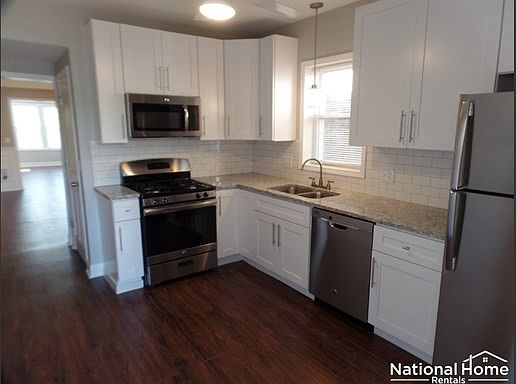 5th image of 5052 W Wellington Ave #2