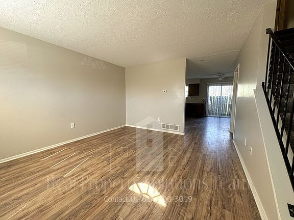 3rd image of 2722 Walden Bluff Ct
