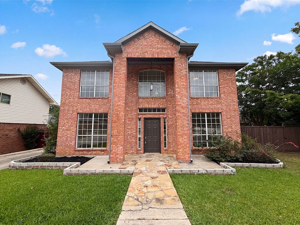 1st image of 815 Ramblewood Dr