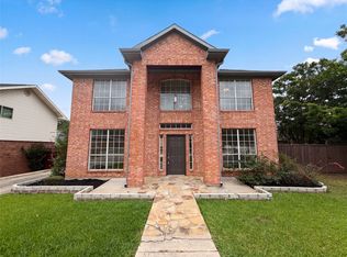 815 Ramblewood Dr, Lewisville, TX 75067
