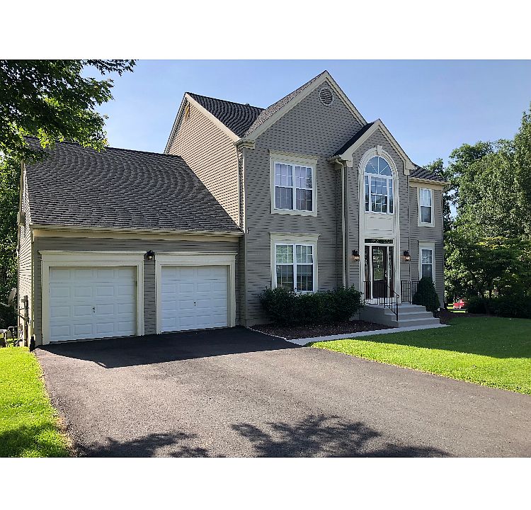 1st image of 300 S Shaffer Dr