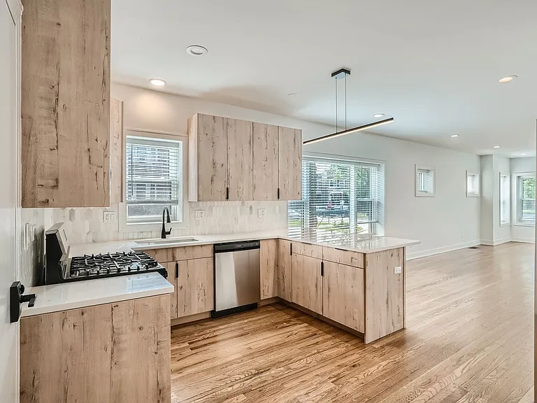 2602 N Springfield Ave #1 — Photo 3