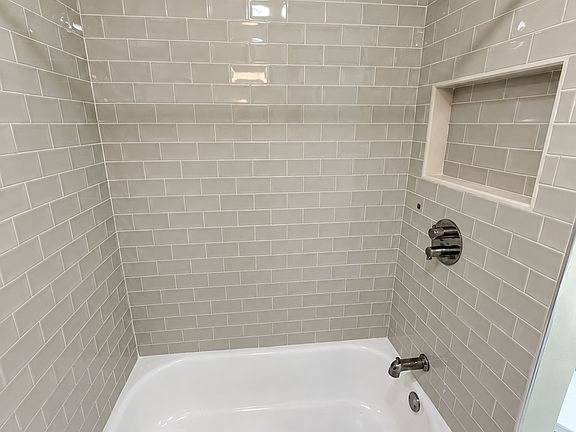 3rd image of 4714 Fowler St #1