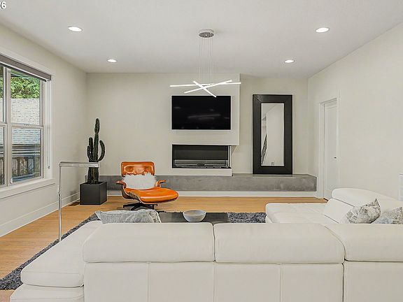 5th image of 9621 SW 48th Ave