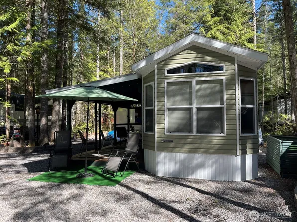 53 Branch Circle, Deming, WA 98244