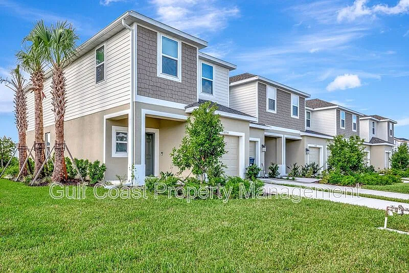 3 bed, 2.5 bath, 1553 sqft, $2,200 — Photo 3