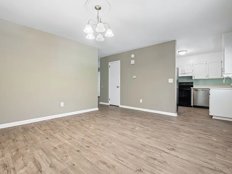 3212 Westbrook Dr #100 — Photo 9