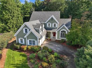 1 Gladding Dr, Cumberland, RI 02864
