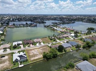 16 SE 8th Pl, Cape Coral, FL 33990