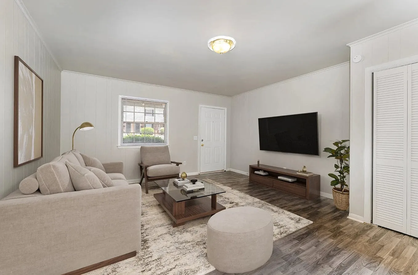 Meadowview Apartments & Townhomes — Photo 4