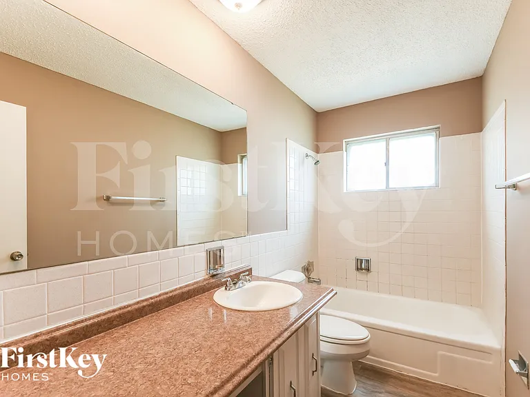 12810 Verwood Dr — Photo 10