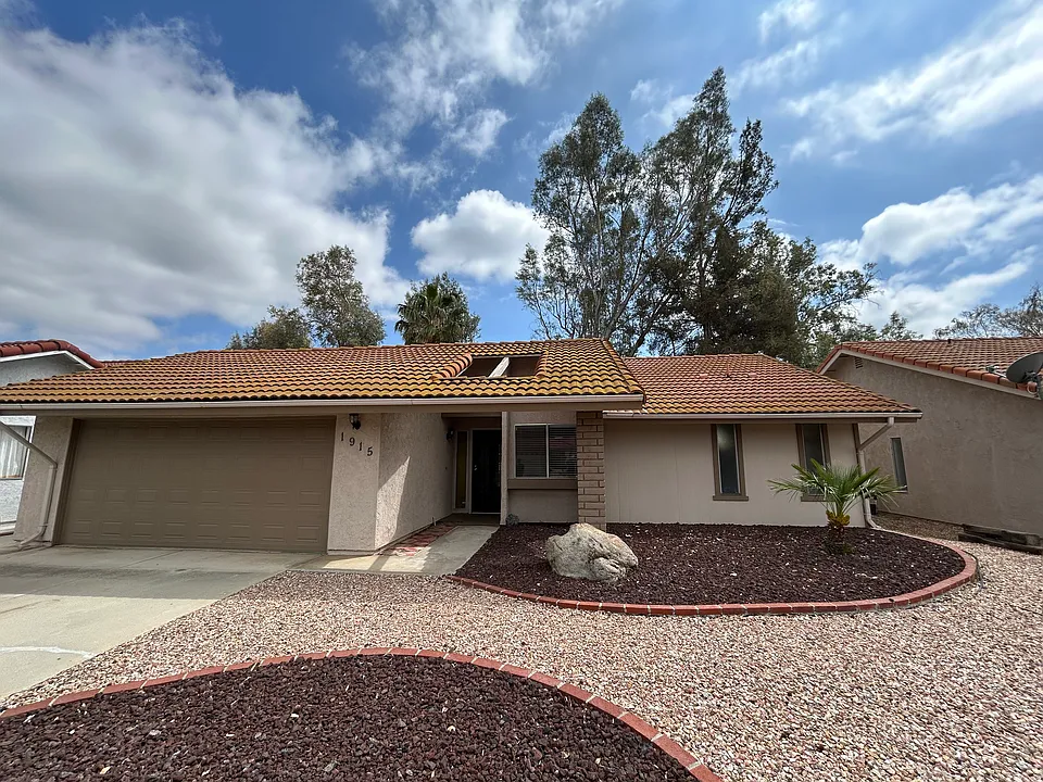 1915 Silver Oak Way