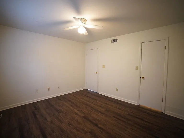 2555 Chateau Ln — Photo 13