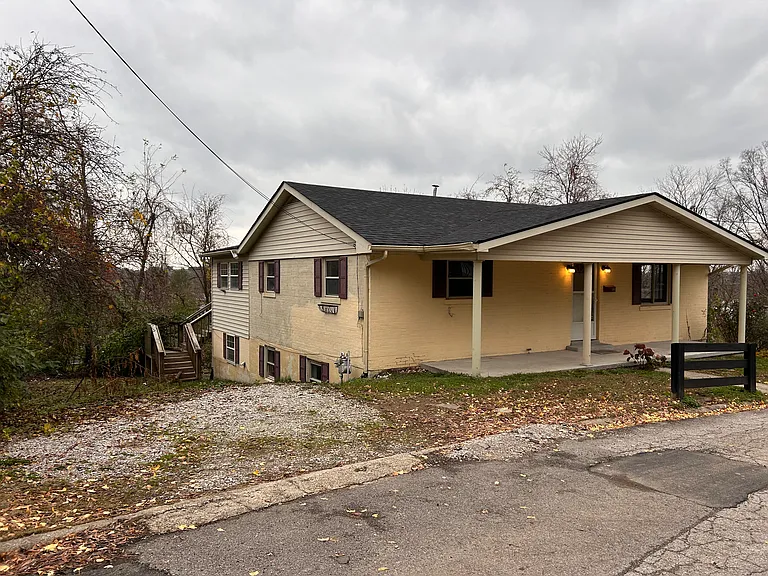 104 Lilac Dr #A — Photo 2