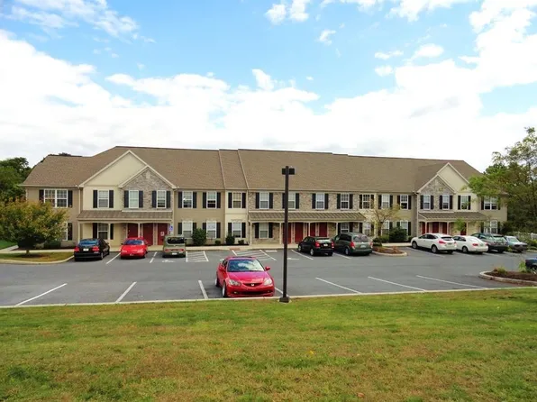 1240 Hammon Ave, Ephrata, PA 17522