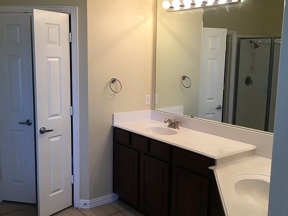 2nd image of 2076 Pontchartrain Dr