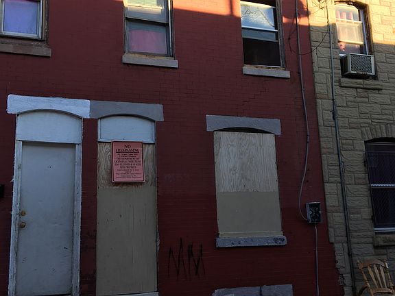 2nd image of 2653 N Darien St