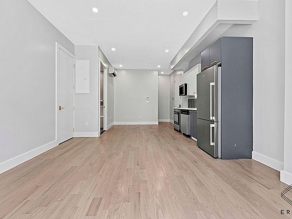3rd image of 75 Wilson Ave #1M