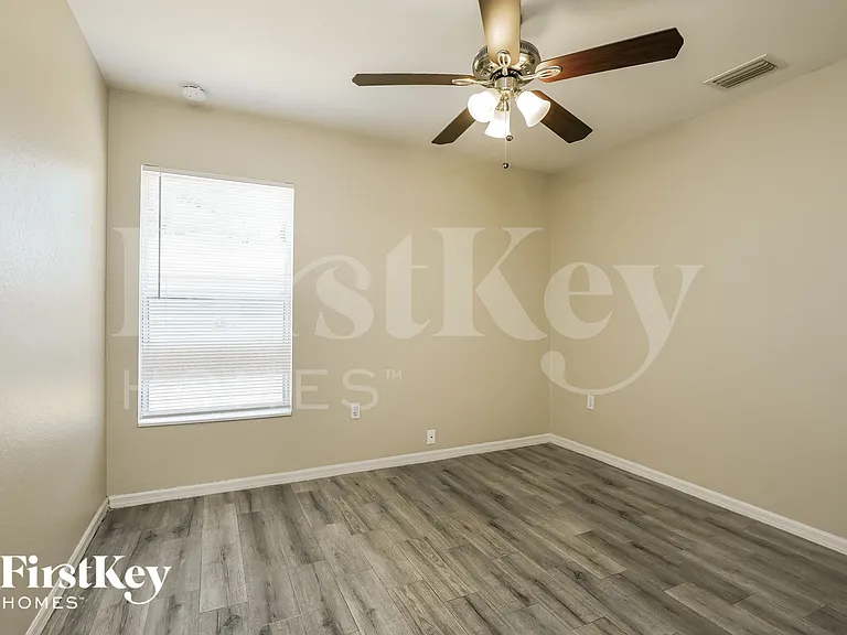 3506 NE 18th Pl — Photo 12