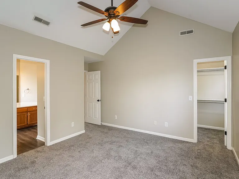2817 Sutherland Dr — Photo 9