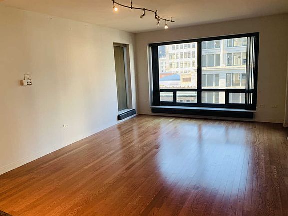 5th image of 130 N Garland Ct APT 1512