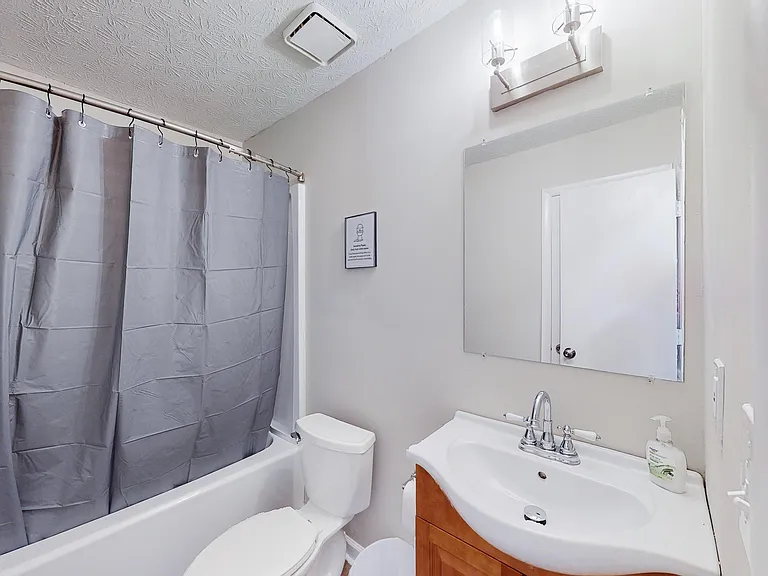 Birch Rill Dr — Photo 5
