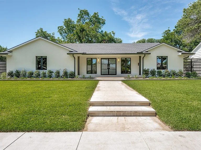 7154 Stonetrail Dr — Photo 1
