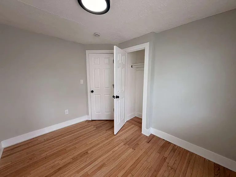 110 Maltby St #8B — Photo 6