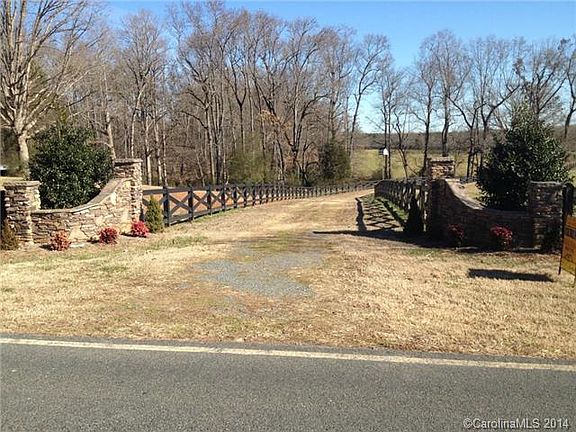 2nd image of 593 Hilltop Rd