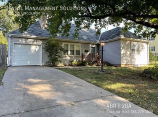 2910 SW Lincoln St, Topeka, KS 66611