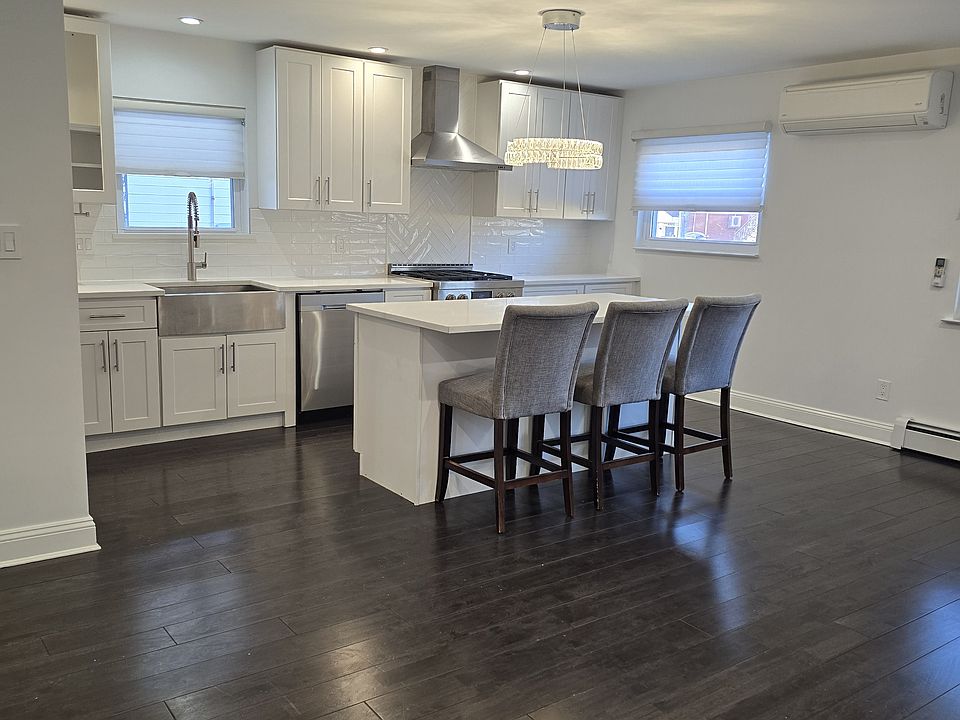 1st image of 8318 149th Ave Floor 1