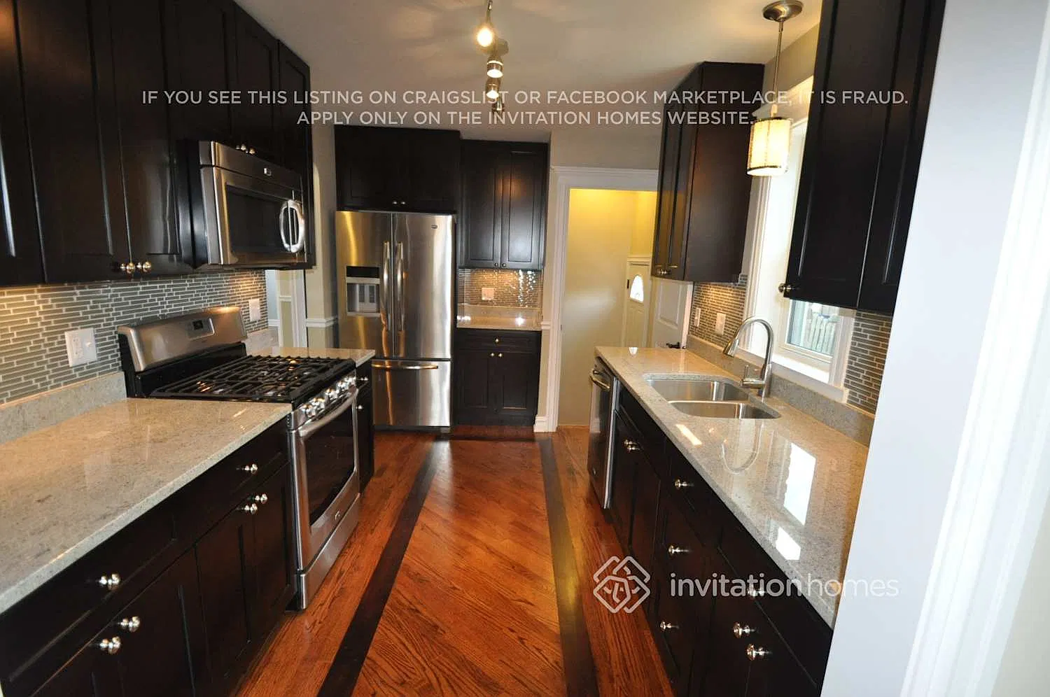 8744 S Troy Ave Evergreen Park, IL 60805 — Photo 3