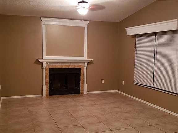 3rd image of 1407 Northlake Dr #1407