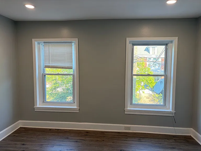 512 1/2 N Charlotte St — Photo 15