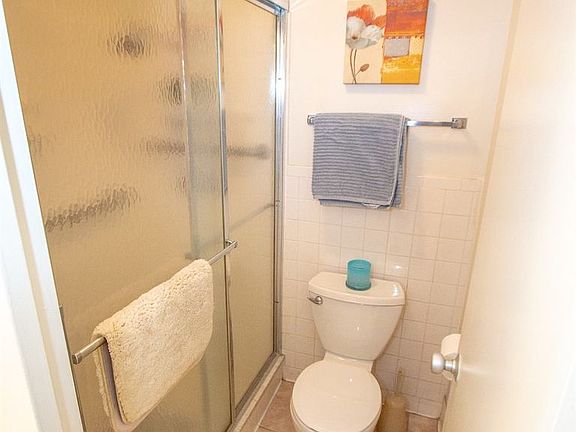 4th image of 1100 Erie Ave Unit 1006