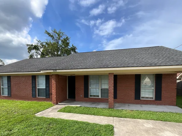 1635 Latham Ct, Hinesville, GA 31313