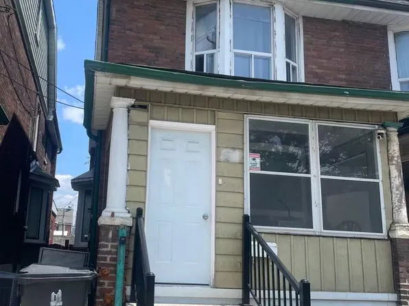 625 Bathurst St, Toronto, ON M5S 2R2