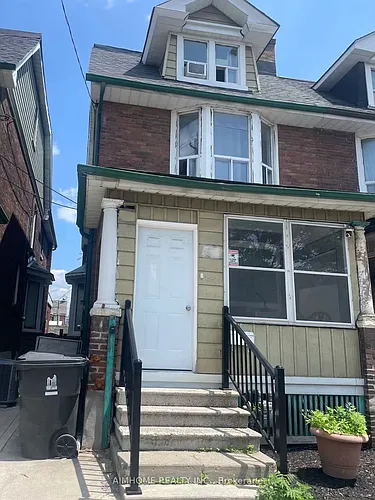 625 Bathurst St Photo 1