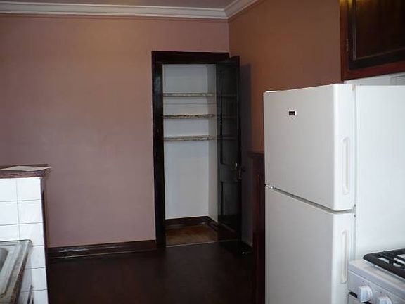 3rd image of 5551 N Spaulding Ave APT 2E