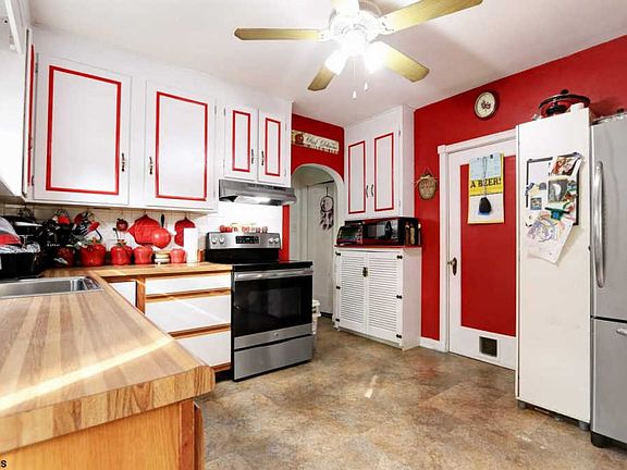 4th image of 742 S 7th St
