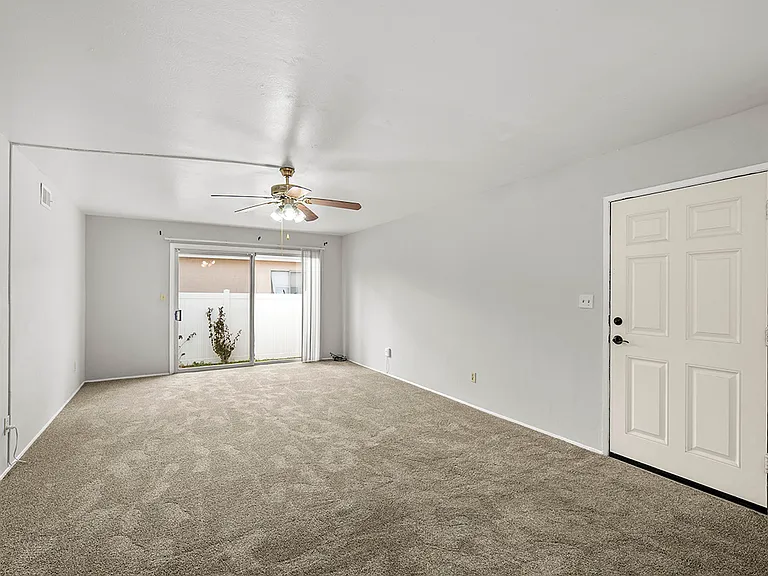 3641 Martha St — Photo 6